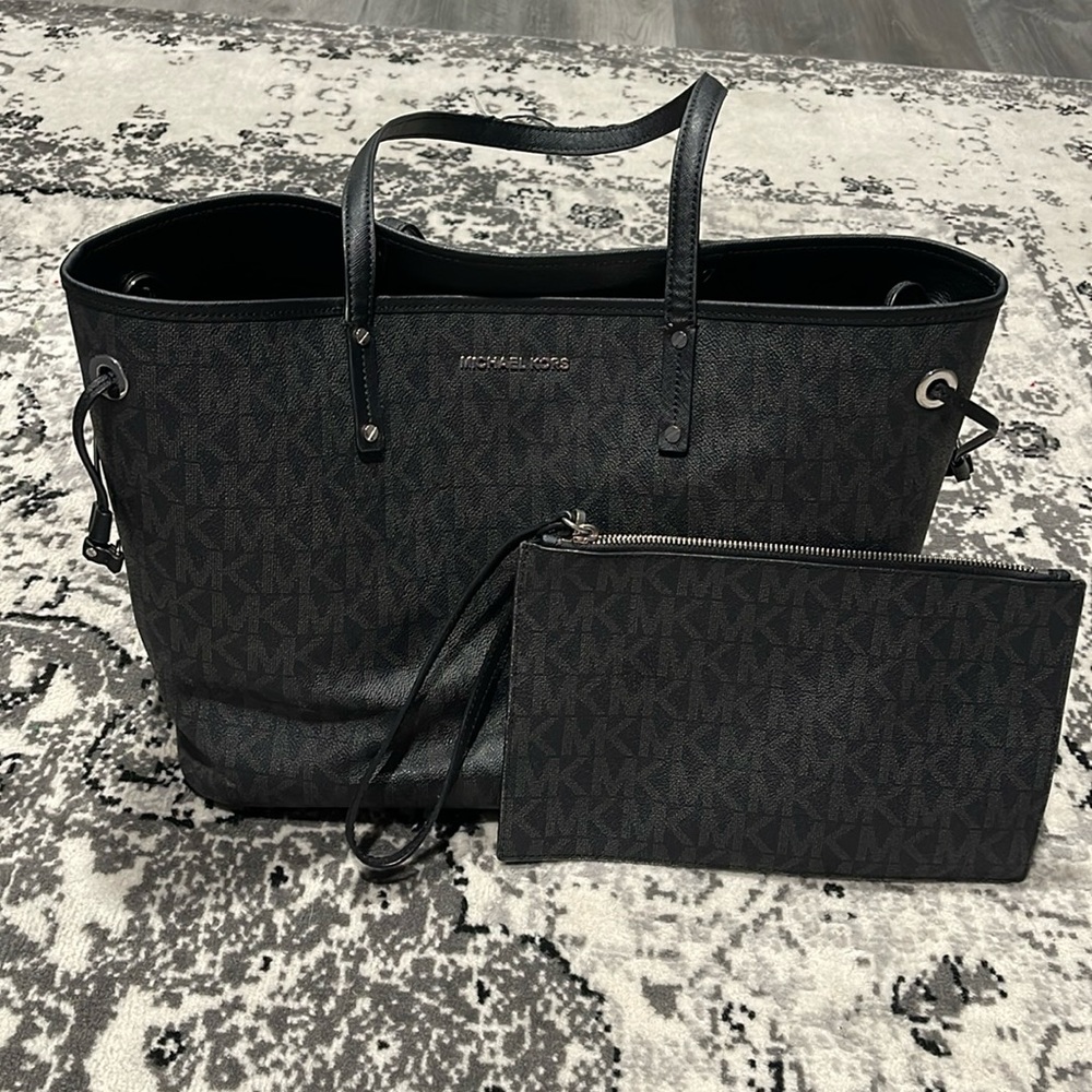 Michael Kors tote bag with pouch